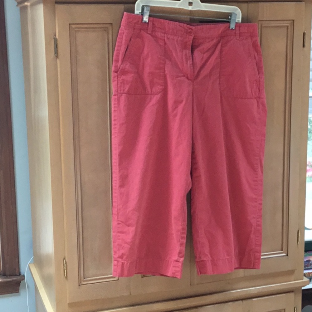 Coral capris